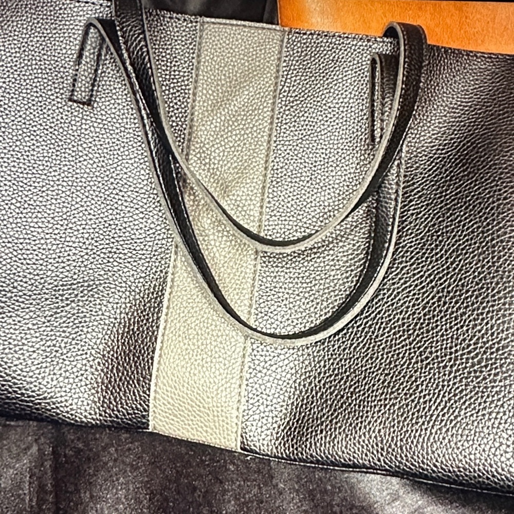 SOLD OUT Vince Camuto Textured Black tote Bag. New without tags. dust bag - Picture 3 of 5